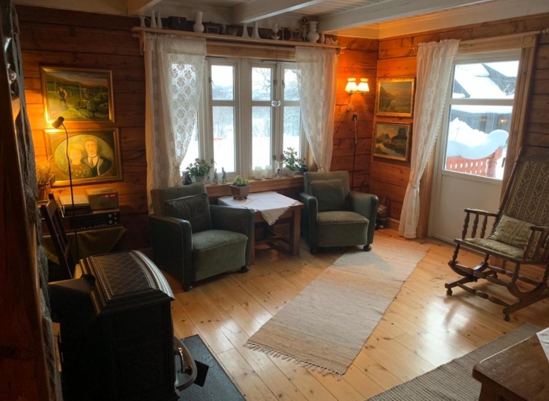 100 Years Old Norwegian Log House In Tromso Villa Dış mekan fotoğraf